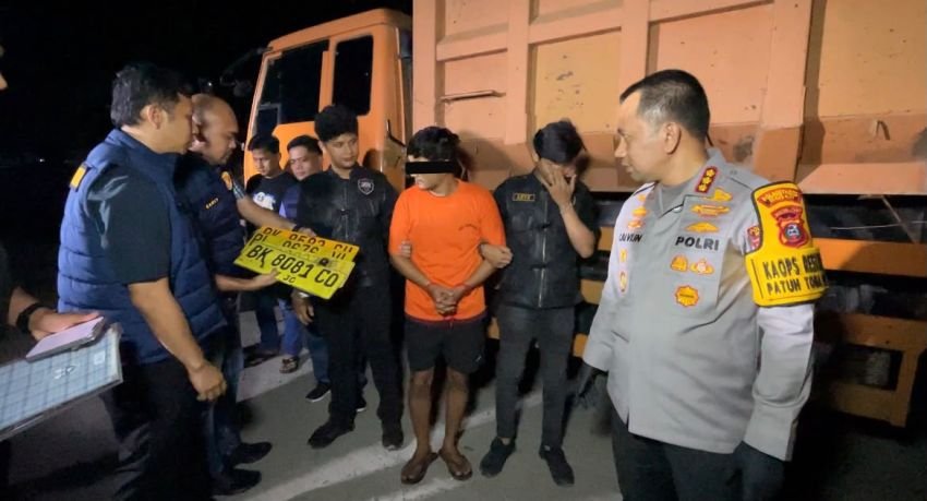 Polisi Kok Mau Ditokohi..?? Truk Modifikasi Tangki Jual BBM Subsidi ke Pabrik Ditangkap Polrestabes Medan..!!