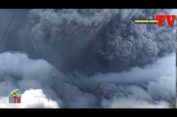 Gawatt..!! Sinabung Kembali Semburkan Abu Vulkanik Setinggi 5000 Meter..!!