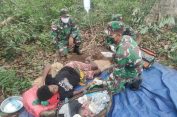 Mantap Kali TNI Inilahh..!! Biasa Tenteng Senjata, Satgas Yonif 125/Si’mbisa Jadi “Bidan” Persalinan Warga Papua..!!