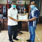 Kek Gini Baru Mantap Laee..!! Terapkan Prokes, Karyawan PT Tirta Sibayakindo Bebas Corona..!! Bupati Karo Beri Penghargaan..!!
