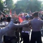Tott…Gatottt..!! Di Surabaya Dibubarkan, di Pancoran Disambut Bentrokan..!! Duhh..!!
