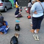 Duhh..!! Sandal dan Helm Ikut Antri di BNI Cabang Tanjung Morawa..!!