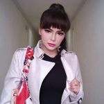 Sepi Job..!! Dinar Candy “Berburu” Om-om..!!