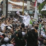 80 Orang Kerumunan Acara Rizieq Shihab Positif Corona..!!