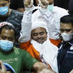Mantul Pak Poll..!! Habib Rizieq Shihab Ditahan, Tangan Diborgol..!!