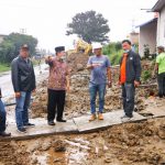Luar Biasaa..!! Bupati Karo Turun ke Lapangan “Wanti-wanti” Pemborong Gorong-gorong Desa Raya..!!