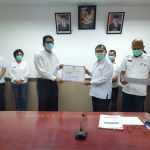 Bupati Karo Serahkan Sertifikat IKM Karo 2020 Kepada Perangkat Daerah..!!