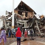 Gempa Hantam Sulbar..!! Kantor Gubernur Roboh..!! Banyak Anak Terjebak Reruntuhan Gedung..!!