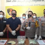 Gas Trus Pak Poll..!! Dar..Derr..Doorr..!! Kurir 2 Kg Sabu Dikirim Polsek Patumbak ke Kuburan..!!