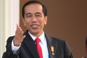 Jangan “Disunat” Yaa..!! Presiden Jokowi Salurkan Bansos..!! Rp 300 Ribu Per Bulan Per KK..!!
