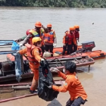Satu Utuh Satu Lagi tak Dikenali..!! Dua Korban Longsor Ditemukan di Sungai Batang Toru..!!