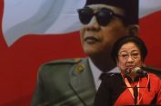 Mengharukan..!! Megawati Seokarno Putri Turun ke Desa Tidur Bersama Kutu di Ranjang Bambu..!!