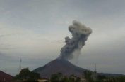 Pas Hari Raya Idul Fitri dan Kenaikan Yesus Kristus..!! Sinabung Dua Kali Erupsi, Dua Kali Muntahkan Awan Panas..!!