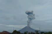 Kala Netizen Karo Bahas Oknum Ngaku Bisa Hentikan Erupsi Sinabung…Eee…Tiba-tiba Meletus..!!