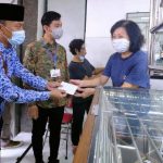 Mantul Abis Broo..!! Wali Kota Solo Keliling Toko Kembalikan Uang yang Dipungli Lurah..!!