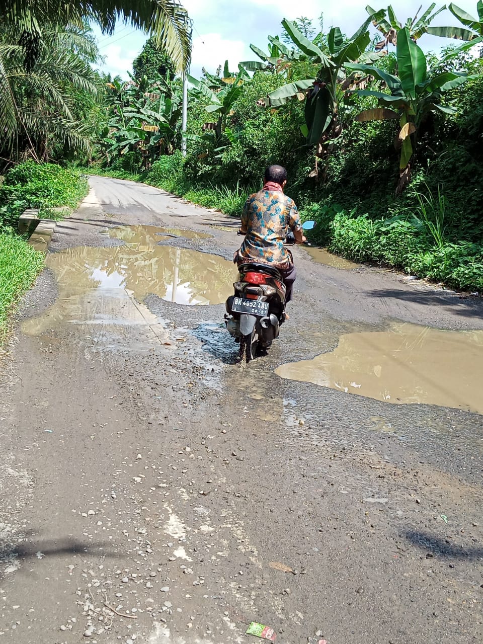 Jelang Hari Jadi..!! Lubang Jalan di Kabupaten Deli Serdang Makin Menjadi..!!
