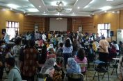 PPDB Sumut “Amburadul”..!! Orang Tua Siswa “Serbu” Kantor Dinas Pendidikan..!!
