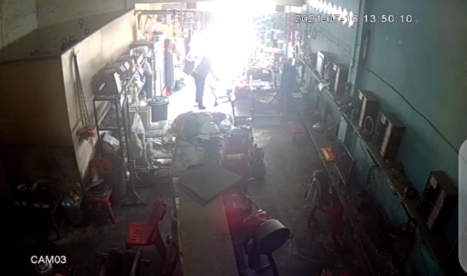 Warnet Beru Barus “Dimainkan” Maling..!! Uang Ludes Diembat, Pelaku Belum Tertangkap..!!