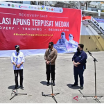 Horee..!! Medan Punya Isoter Terapung di Belawan..!!