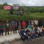 Makin Panas Broo..!! Setelah Dicabuti PT BUK, Warga Kembali Pasang Plank di Puncak 2000 Siosar..!!
