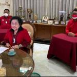 Beredar Isu Sakit…Eee…Megawati Tiba-tiba Muncul di Acara PDIP..!! Segar Bugar..!!
