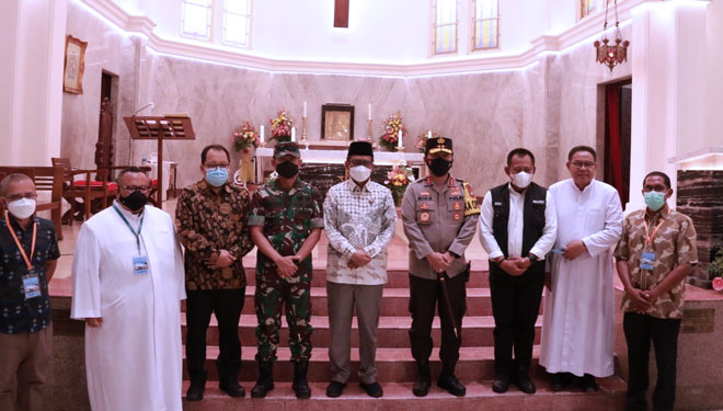 Kunjungi Gereja..!! Mahfud MD: Indonesia Bukan Negara Islam..!!