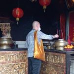 Tanpa Barongsai dan Liong..!! Sembahyang Malam Imlek di Klenteng Boen Tek Bio Khidmat..!!