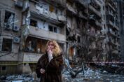 Duaarrr..!! Rudal Hantam Apartemen di Kiev Ukraina..!! NATO Kerahkan Pasukan Khusus..!!