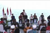 Dimediasi KSP..!! Presiden Jokowi Serahkan SK Hutan Adat untuk Masyarakat Adat Kawasan Danau Toba..!!