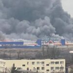Makin Ngeri Broo..!! Kapal Perang Rusia “Hujani” Kota Mariupol Ukraina dengan Rudal..!!