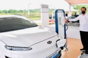 Woww…Paten Broo..!! Presiden Jokowi Luncurkan Mobil Listrik Pertama Hasil Rakitan Indonesia..!!