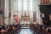 Misa Kamis Putih..!! Ribuan Umat Katolik Padati Gereja Katedral Jakarta..!!