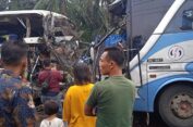Brakk..!! Bus PMH dan PMS Adu Kuat di Labusel, Tujuh Tewas..!!