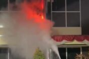 Hebohh..!! Mapolda Sumut Terbakar..!!