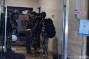 Ada Apa..?? Puluhan Brimob Pakai Rompi Anti Peluru dan Bawa Laras Panjang Datangi Bareskrim Polri..!!
