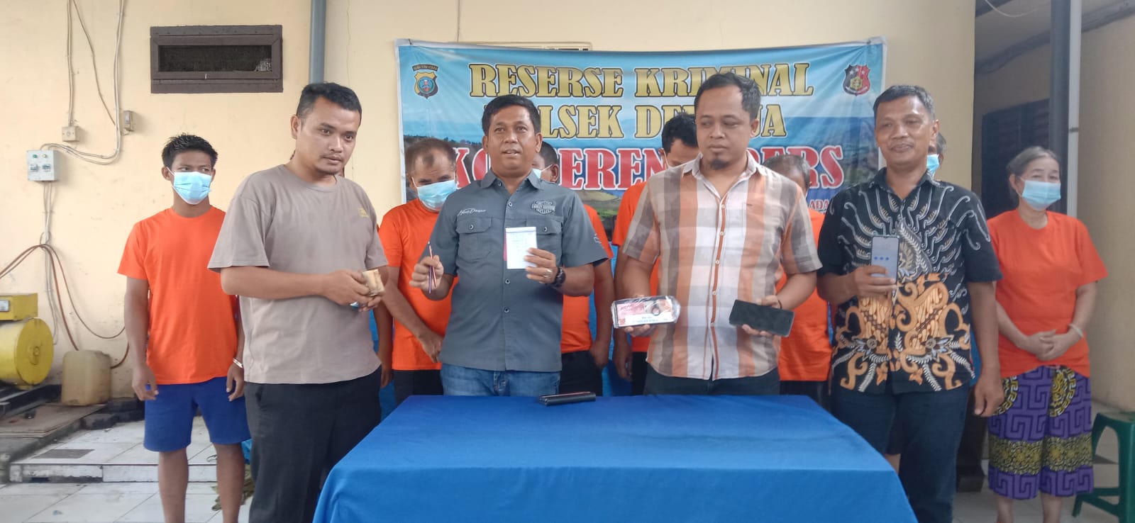 Polsek Deli Tua Bukan “Kaleng-kaleng” Laee..!! 8 Pemain Judi Togel “Dibabat”, Upaya “86” Ditolak..!!