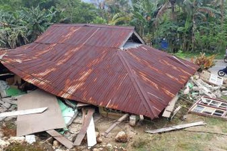 Seperti Kiamat..!! Tapanuli Utara Digoyang Gempa..!! Dua Tewas, Lima Luka, Banyak Bangunan Rusak..!!