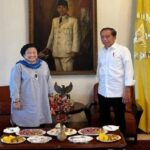Bertemu Dua Jam..!! Jokowi-Mega Bahas Pemilu 2024..!!
