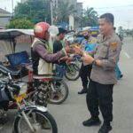 Paten Gak..?? Yaa…Patenlah…!! Kapolsek Patumbak Kompol Faidir “Buru” Warga Miskin untuk Diberi Makan Siang..!!