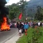 Ratusan Warga Sibolangit “Ngamuk”, Jalan Medan-Berastagi Diblokir..!! Tolak Penertiban Bumi Perkemahan..!!