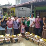 Kadesnya Memang Paten Broo..!! Usai Banjir Air, Warga Kedai Durian Deli Tua “Dibanjiri” Sembako..!!