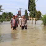 Luar Biasaa..!! Kapolresta DS Kombes Irsan Sinuhaji “Berkubang Lumpur” Demi Korban Banjir..!!