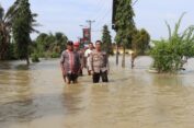 Luar Biasaa..!! Kapolresta DS Kombes Irsan Sinuhaji “Berkubang Lumpur” Demi Korban Banjir..!!