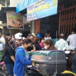 Jelang Tahun Baru, Tukang Bumbu di Medan Diserbu Ibu-ibu..!! Antrian Panjang Terjadi..!!