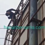 Warga Medan Estate Heboh..!! Pekerja Billboard Menggantung Tersengat Listrik..!!