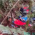 Tetap Semangat Jenderall..!! Luka Berat, Dokter Rawat Kapolda Jambi di Lokasi Kecelakaan..!!