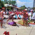 Saksikan Penyiksaan Yesus..!! Jemaat “Banjir” Air Mata dalam Prosesi Jalan Salib Gereja Katolik Stasi Rumah Gerat Sibiru-biru..!!
