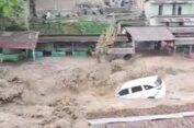 Alam “Marah”..!! Banjir Bandang Terjang Sembahe, Satu Mobil Berisi Manusia Hanyut..!!