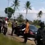 Alamakk…Mobil Presiden Nyangkut..!! Jokowi: Jalan Lampung Mulus Sampai Bikin Tidur..!!