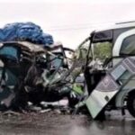 Braakkk..!! Bus Intra dan PMTOH “Laga Kepala”, Sopir Patah Kaki, Penumpang Patah Tangan..!!